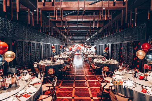 黄浦江畔的黑珍珠餐厅带景观露台 商品图0