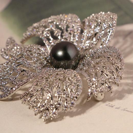 甄珠贝【杏花】胸针 大溪地10-11mm 和 淡水珍珠9-10mm 商品图6