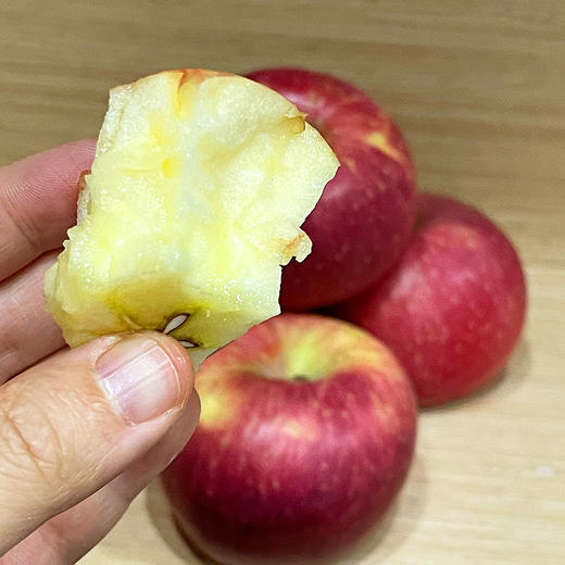『云南福布瑞斯苹果+云顶金斑苹果』甜蜜爽口，露天生长，自带馥郁花香 商品图10