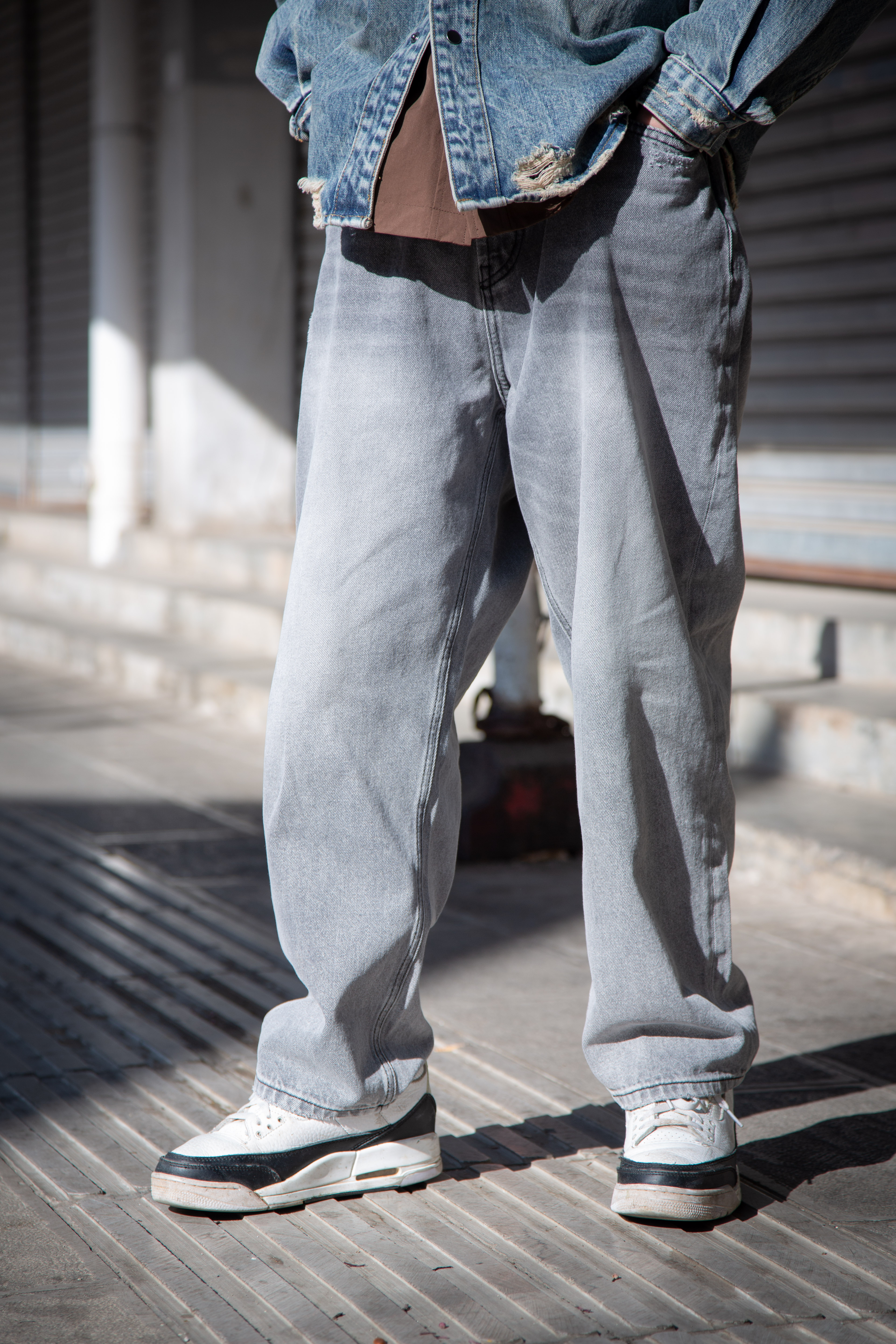 411531660复古做旧牛仔裤