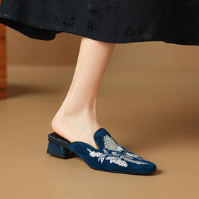 【预售5天】国风刺绣穆勒鞋，花朵外穿舒适包头后空半拖鞋AJ&AJ9382