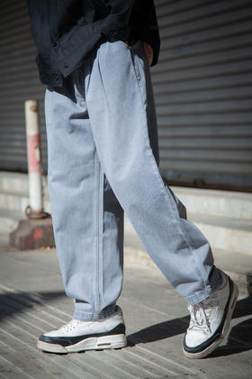 413031619宽松牛仔裤