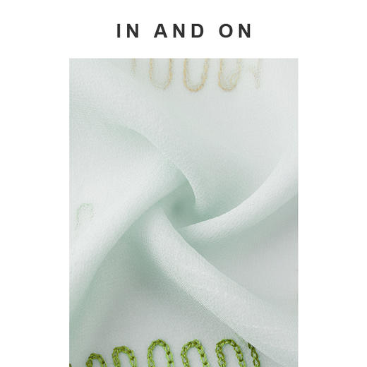 IN AND ON 相遇 100% 桑蚕丝 绣花长围巾 54214 商品图3