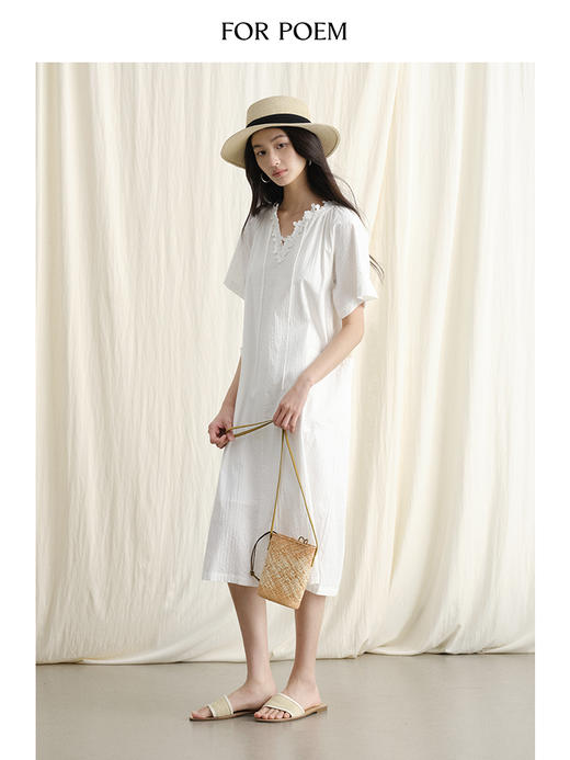 ForPoem 现货 24/SS原创设计简约花边v领短袖肌理感连衣裙 商品图3