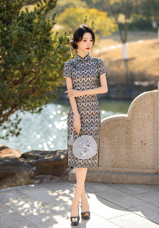 2024夏季年轻气质短袖蕾丝复合中长日常淑女修身旗袍ZA- 82295 商品图6