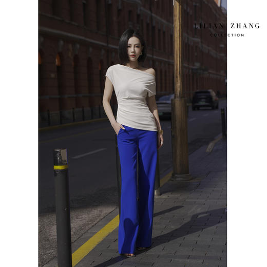 C系列——定制—都市力量—摩登新潮、衣橱必备修身金扣喇叭裤 2404004 商品图0