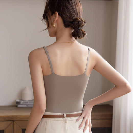 【69元任选2件】自带胸垫吊带美背背心 带弹力 可外穿 打底防走光 聚拢无钢圈抹胸 商品图3