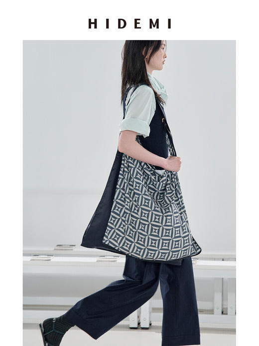 HIDEMI “我们做印花”经典几何图形印花垂顺套装 短袖上衣/阔腿裤/长袖衬衫 商品图7
