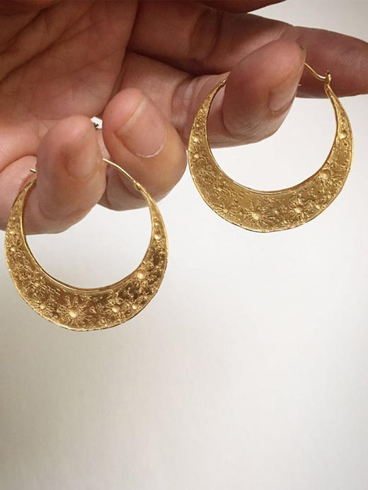 momoko｜38x35mm Large Crescent Moon Hoop Earrings [耳环 2色可选] 商品图1