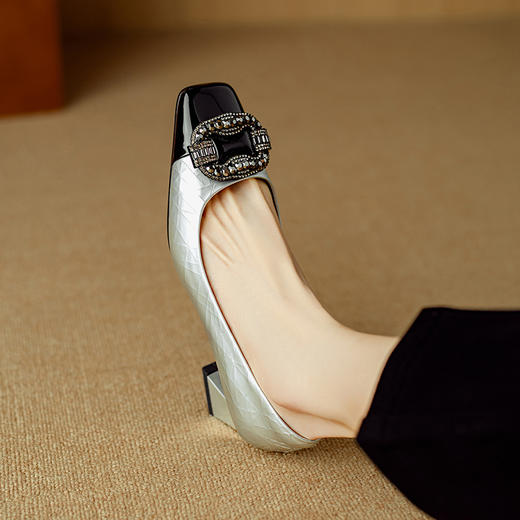 【预售5天】优雅百搭，头层牛皮方扣爆款单鞋DB&M5905 商品图7