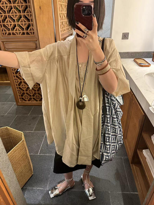 HIDEMI 柔顺微褶皱透气天丝丝巾设计感多穿纽扣廓形六分袖衬衫 燕麦栗子色/文艺灰蓝 商品图8