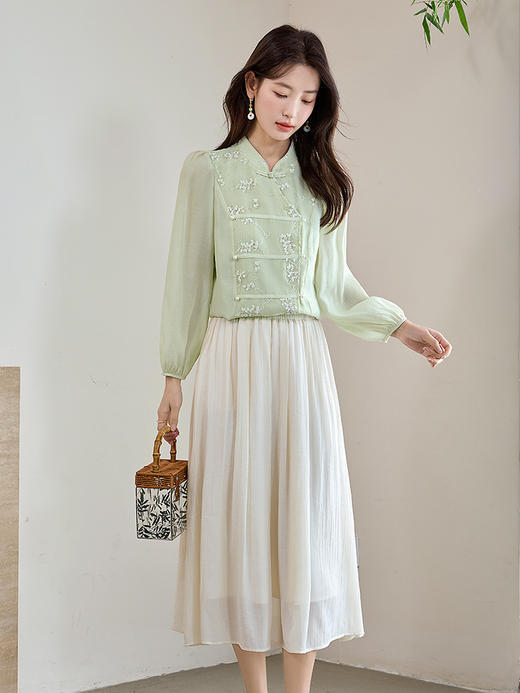 【五折购】熙世界莱赛尔天丝国风衬衫2025秋夏新款重工刺绣新中式衬衣上衣 商品图2