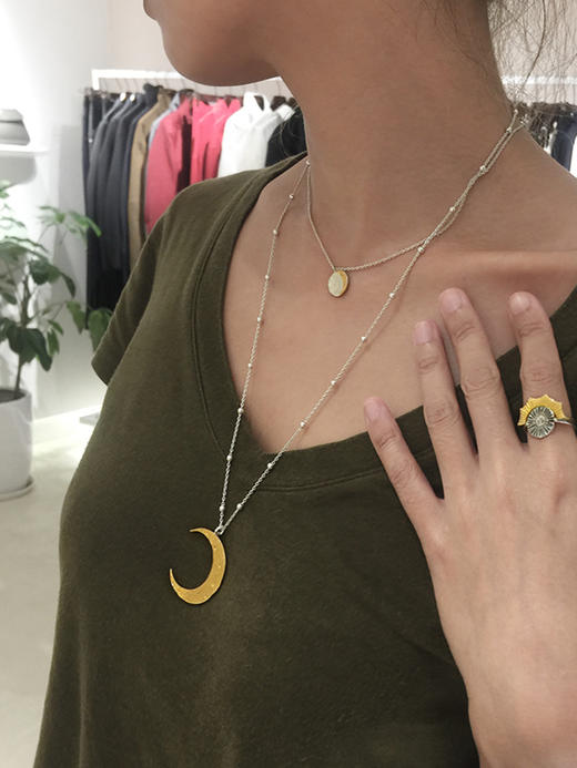 momoko｜35x31mm Large Crescent Moon Necklace with Ball Chain [项链 3色可选] 商品图1