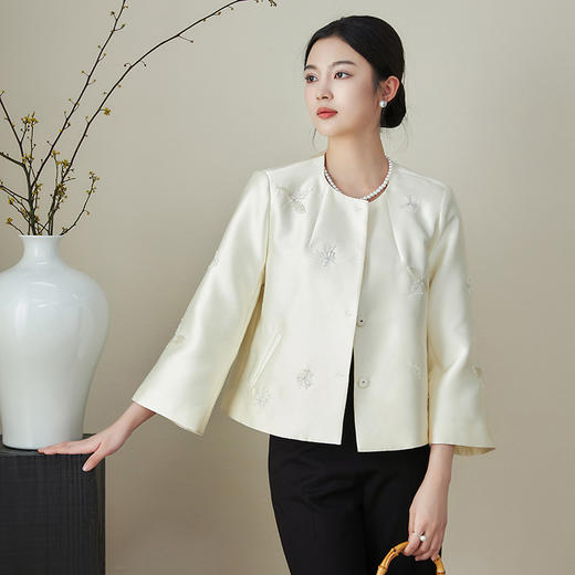 浪漫国风繁花钉珠，无领A型轻奢短款外套WLZD-2411106 商品图0