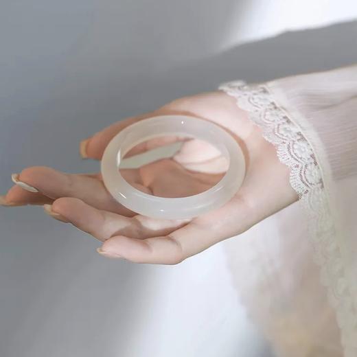 【水贝团购】白月光天然玉髓手镯 商品图3