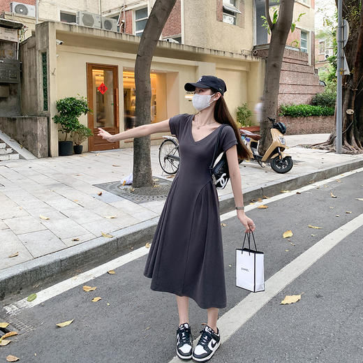 <曾小咸推荐> 【自带气质感】灰色连衣裙 商品图2