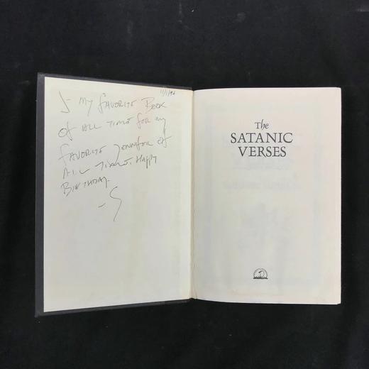 拉什迪极具争议作品《撒旦诗篇》 精装18开 商品图2
