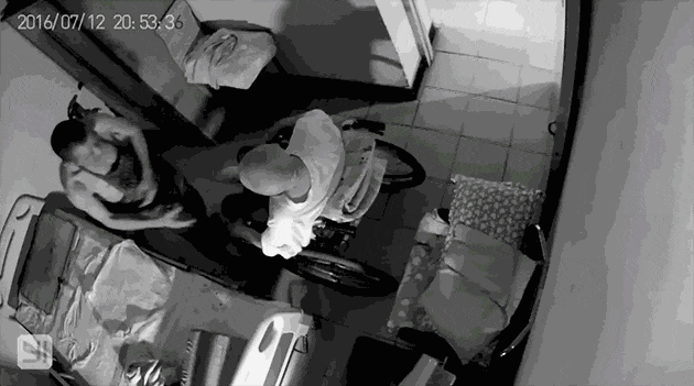  后悔死了！！看完家里的监控记录，彻底崩溃了… 