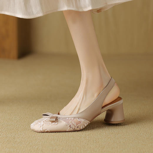 【预售5天】网纱拼接，包头后空粗跟凉鞋BXJ&403-1 商品图0