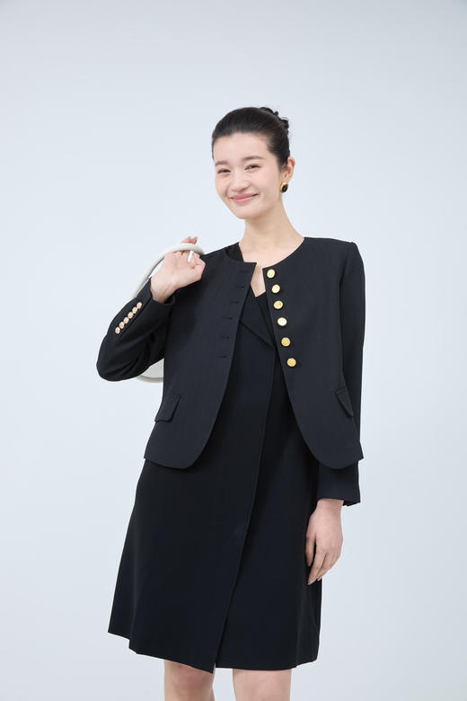 【必入单品】噢蜜ooomeooo领口折边小黑裙 商品图12