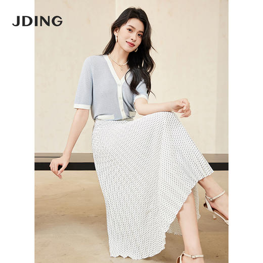 【商场同款】CJSJ408 “ 欧普动感波点半裙 ”  基础黑白配色 可平衡其他单品的色彩 所搭配没有局限  高密度麻纱雪纺面料透气干爽 抖垂灵动 商品图4