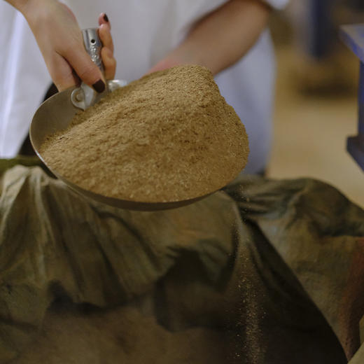 来自天然香材【龙涎香 】天然沉香线香  初级版、高阶版沉香【芽庄壹号】【惠安红土壹号】 【特级越南芽庄】 事宜居家 瑜伽 卧室 香薰 商品图9
