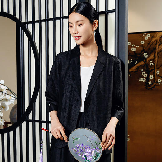 玳莎轻奢非遗香云纱宽松西装女2024年夏季新款龟裂纹中式通勤外套  EB37302 商品图2