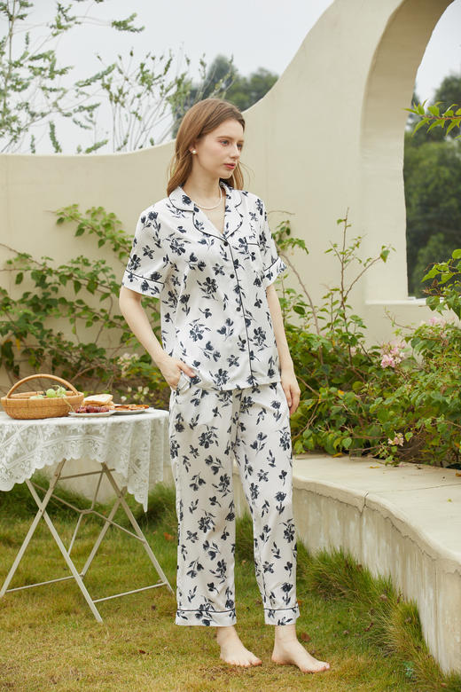 【单件6折/2件5折】【秀黛】女水墨印花短袖长裤套装女士夏季短袖长裤睡衣家居服ML554011T【门店同款】 商品图0