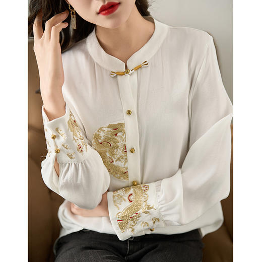 FA741W-8822新中式国风重工刺绣衬衫女春季洋气复古气质立领衬衣百搭长袖上衣 商品图2