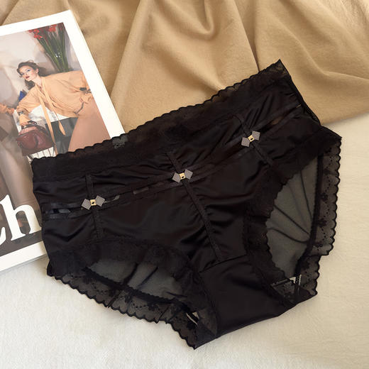 【收腹提臀 尽显性感！】柔软、透气、舒适，穿一件抵三件！蕾丝拼接性感中腰包臀女士三角裤，立体包裹，舒适翘醫，让你享受零拘束感。少女内裤，半透明的网纱更是性感诱人！ 商品图9