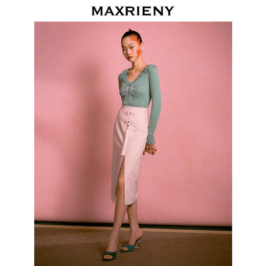 鱼戏莲叶间|MAXRIENY锦鲤刺绣荷叶边v领毛织开衫上衣(货号:MC88SW059) 商品图1