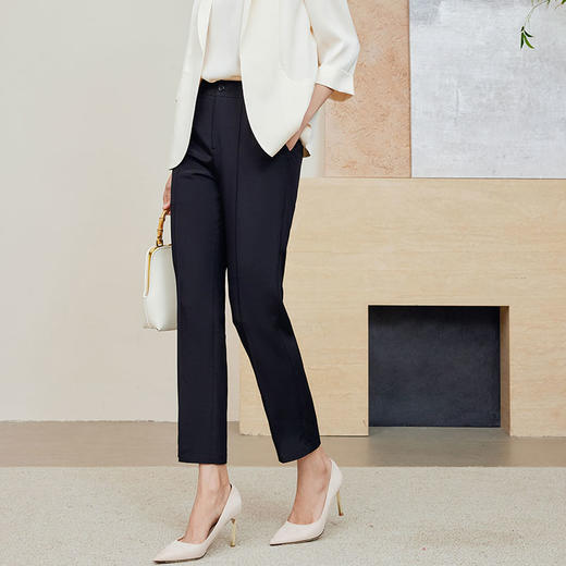 玳莎28姆米重磅真丝烟管裤女2024夏季新款显瘦九分小脚裤西装裤  EB36303 商品图1