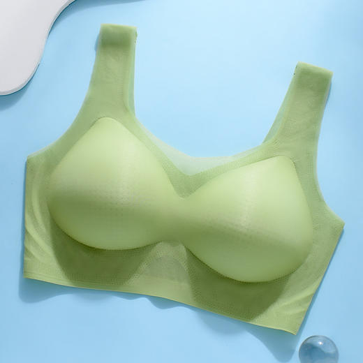 【新品福利！买1送1！】夏日超薄冰丝内衣，超舒适防滑不勒，40度无惧。丝滑贴身，美背收副乳，无痕无钢圈更舒适。透气感十足，清新薄透一触即凉，给肌肤好好的降个温！ 商品图8