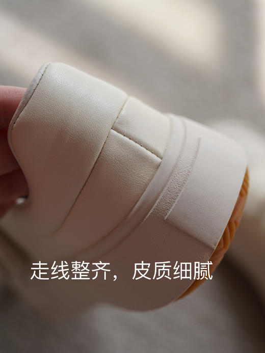 升级款魔术贴休闲鞋四季可穿 舒适好走显瘦 约4cm自然增高 羊皮鞋里垫炒鸡Q弹柔软舒适 魔术贴懒人设计一脚蹬免系鞋带 深冬加绒毛绒鞋（现货）深冬加绒休闲鞋 鞋楦优雅秀美上脚显瘦不臃肿的加绒鞋！ 商品图3