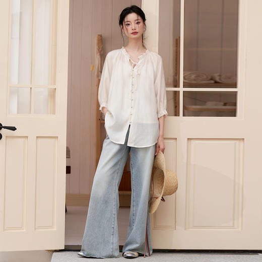 西遇宽松法式慵懒中袖衬衫女新款简约高级百搭长袖衬衣D0740570 商品图1