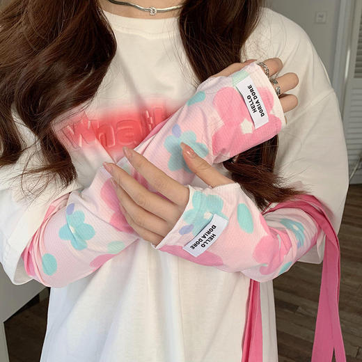 【颜值爆棚❗️UPF50+防晒冰袖】轻薄舒适，宽松大版超显瘦❗️女款夏季可爱新款防紫外线手袖开车骑行手套冰丝袖套，搭配短袖比防晒衣防晒帽防晒霜更舒适 商品图1