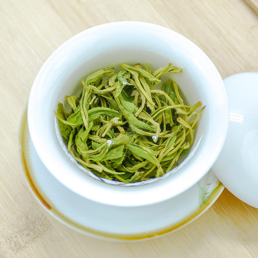 【春茶上新！佳节送“豪”礼】碧螺春礼盒200g，给你清爽甘醇，鲜爽耐泡，杯底余香，浓郁甘醇，黄绿汤色，回味绵长的品质享受。端午节礼盒 商品图3