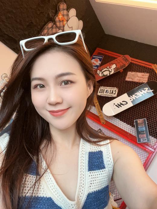 时尚奶白方框墨镜 商品图3