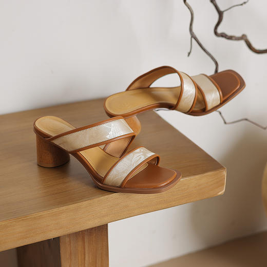 【预售5天】时尚简约，国风丝绸头层牛皮粗跟高跟凉拖DTN&A896-3 商品图6