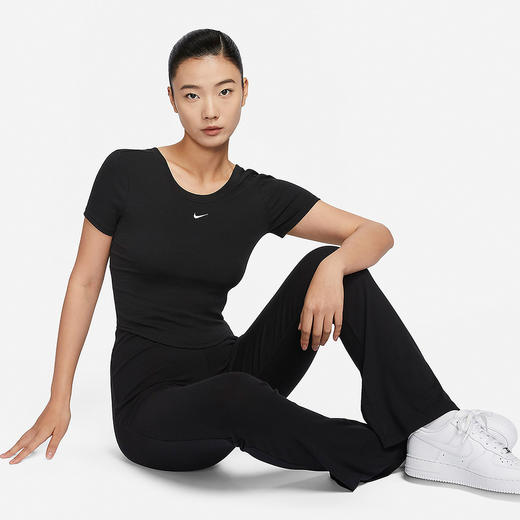 Nike/耐克女装紧身大圆领低背短袖细罗纹上衣夏季新款修身T恤FN3665-010 商品图4