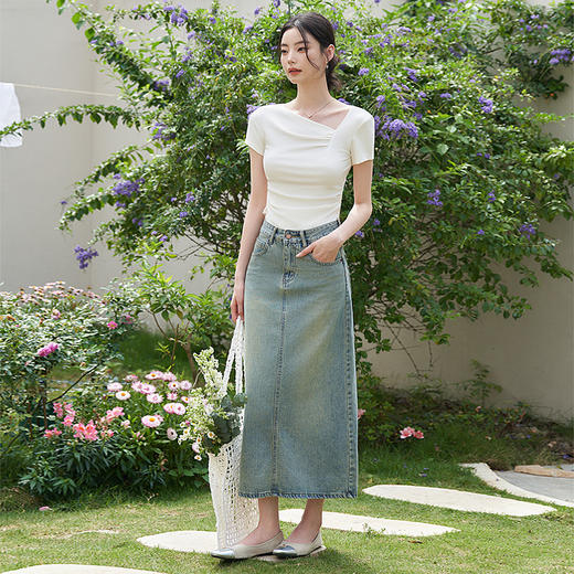 西遇法式慵懒修身短袖女夏季新款不规则斜领简约百搭纯白体恤D1640909/V0050553 商品图1