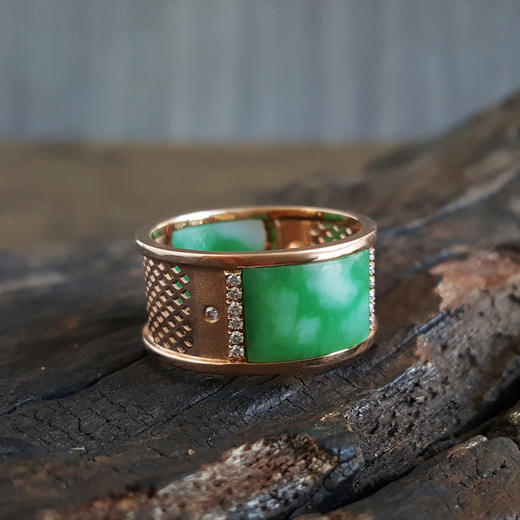 【二手正品】AU750玫瑰金镶钻镶糯种绿色翡翠宫廷风镂空宽版戒指指环20号130324NJM12 商品图1