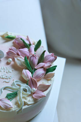 6寸加高刮刀花蛋糕（芭乐草莓）