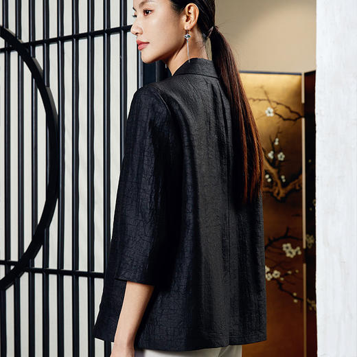 玳莎轻奢非遗香云纱宽松西装女2024年夏季新款龟裂纹中式通勤外套  EB37302 商品图3