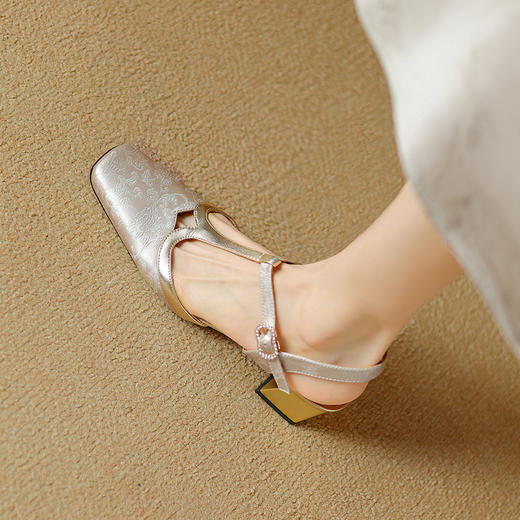 【预售5天】复古国风，头层牛皮优雅后空凉鞋DPJ&2735 商品图10