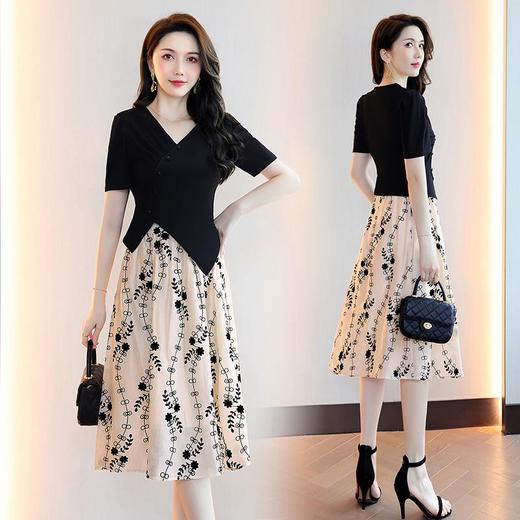 【预订·最迟6天发货】夏季时尚套装女装2024新款法式V领修身上衣显瘦印花半身裙两件套 商品图0