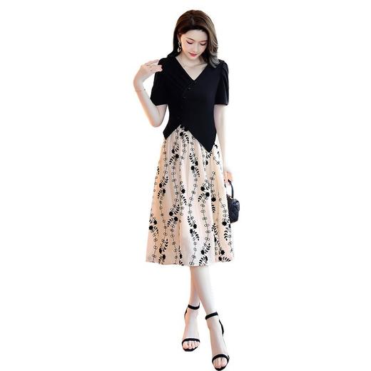 【预订·最迟6天发货】夏季时尚套装女装2024新款法式V领修身上衣显瘦印花半身裙两件套 商品图4
