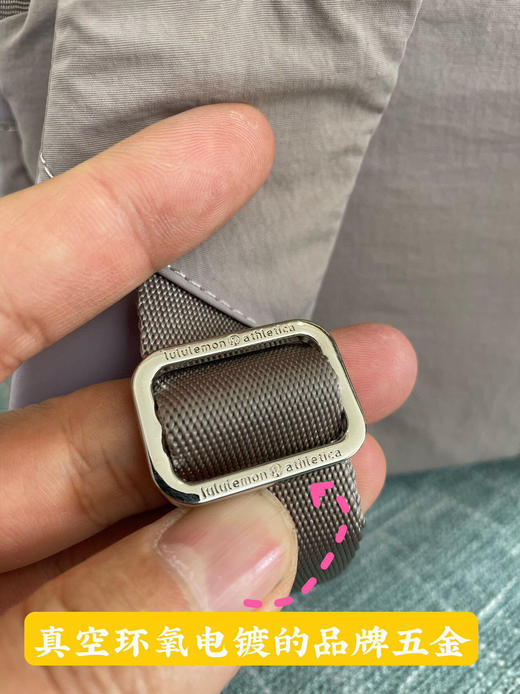 新色！lu家蕞实用双肩包书包！2款容量可选丨大号有独立15寸电脑仓！表面肌理感+真空环氧电镀logo五金！质感无敌❗ 日本ykk拉头+品牌特定拉尾，随意对比！内附水壶兜！健身徒步一包搞定！ 商品图14