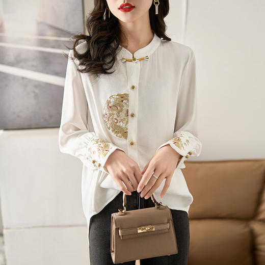 FA741W-8822新中式国风重工刺绣衬衫女春季洋气复古气质立领衬衣百搭长袖上衣 商品图3