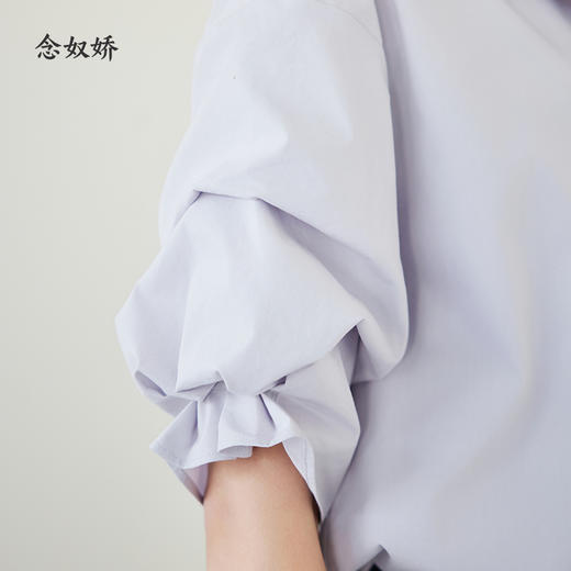 【商场同款】CNV5493 “ 晨雾紫造型衬衫 ”  晨曦紫柔和娴静 大H廓形包容性好,不显腰腹 气泡袖优美又独特，把休闲与浪漫挥洒得轻盈自如 商品图6